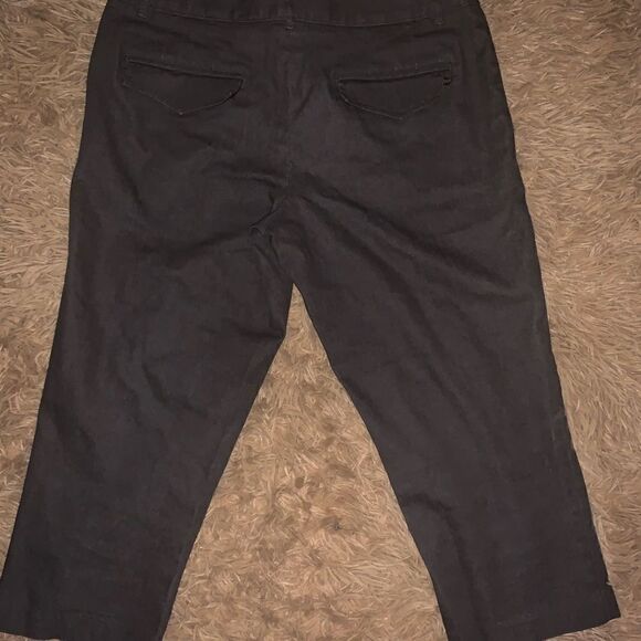 Dalia Collection Petite Women’s Capri Pants - Picture 3 of 5